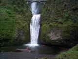[Multnomah Falls photo]