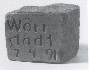 | EIN Stein des Mahnmals |